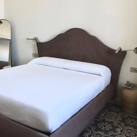 Dimora La Fuga فندق مبيت وإفطار